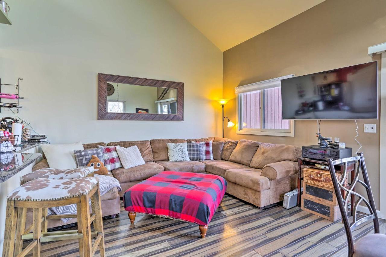Mountain Creek Condo With Grill Walk To Lifts! Vernon Luaran gambar