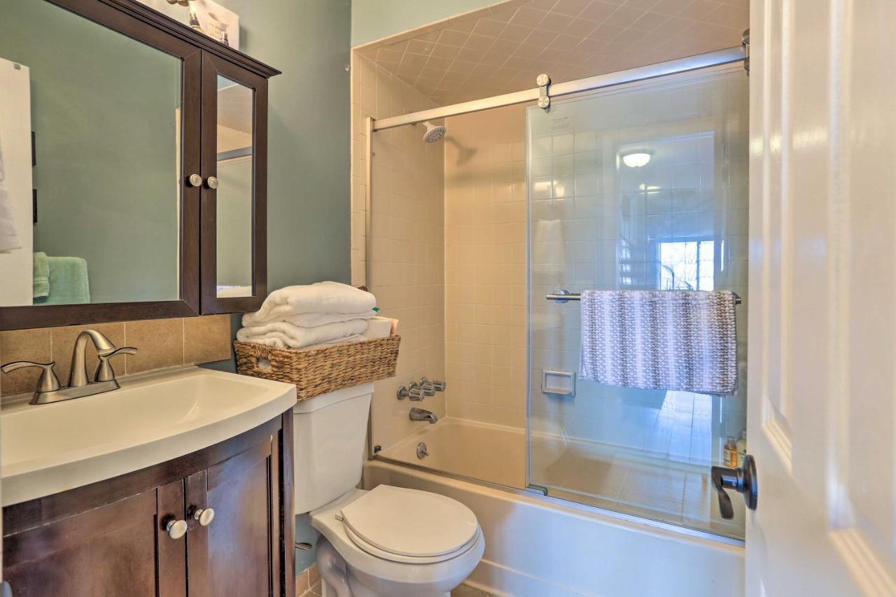 Mountain Creek Condo With Grill Walk To Lifts! Vernon Luaran gambar