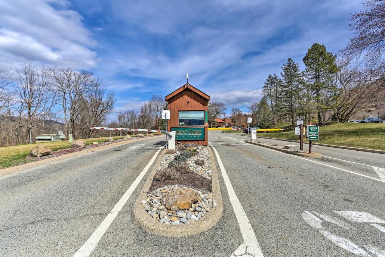 Mountain Creek Condo With Grill Walk To Lifts! Vernon Luaran gambar